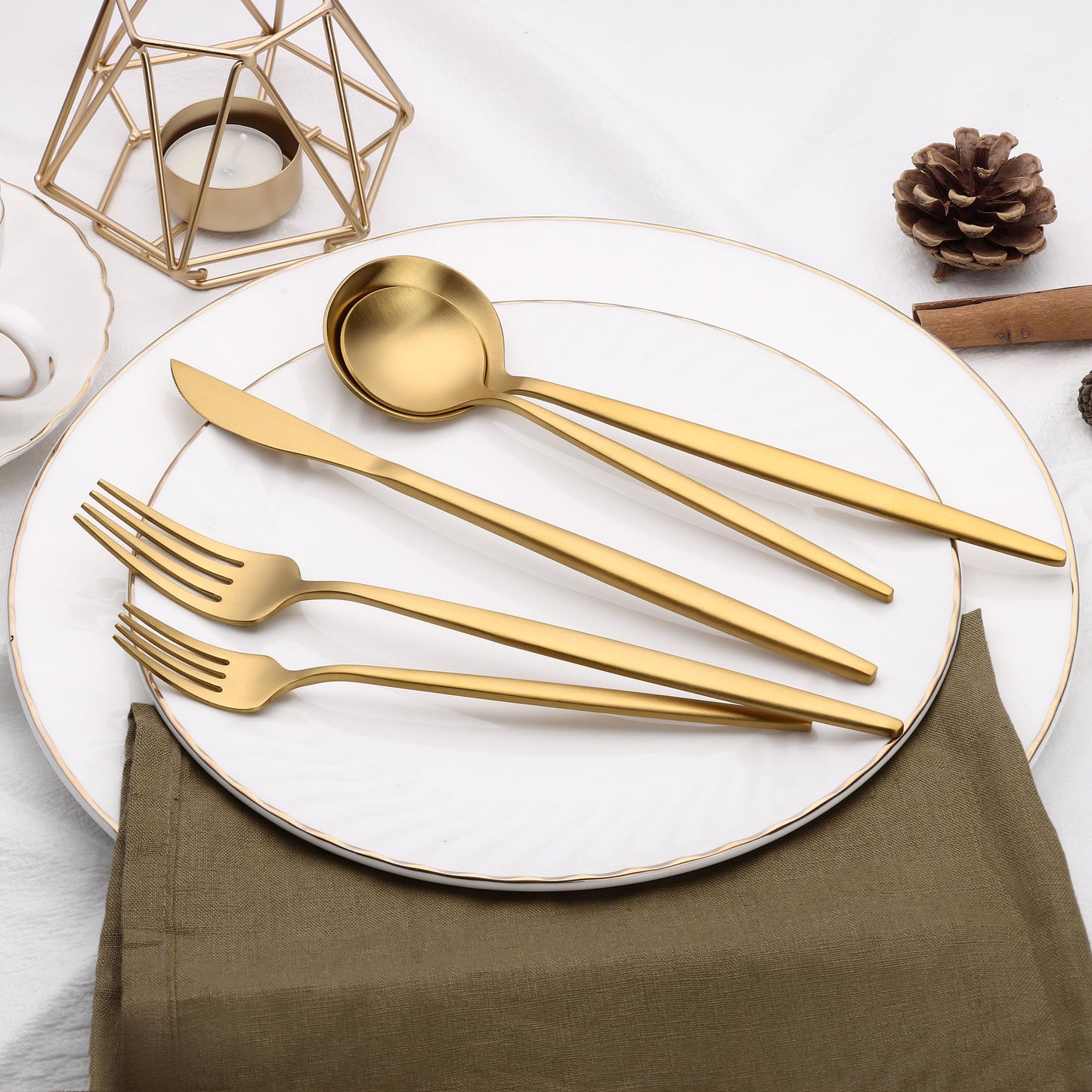 40 Piece Gold Silverware Set for 8, Terlulu Stainless Steel Flatware Set, Gold Cutlery Set Utensils Set, Tableware Include Forks Knives Spoons for Home Kitchen Restaurant Wedding, Satin Finish